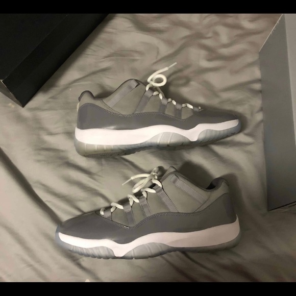 Air Jordan 11 Cool Grey - Picture 3 of 6